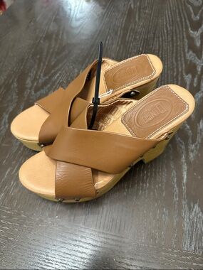 dingo Brown Crisscross Platform Wedge Sandals